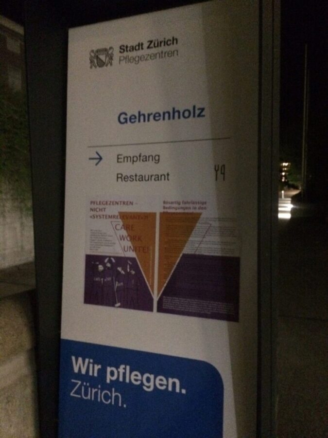 Plakat vor Pflegezentrum Gehrenholz